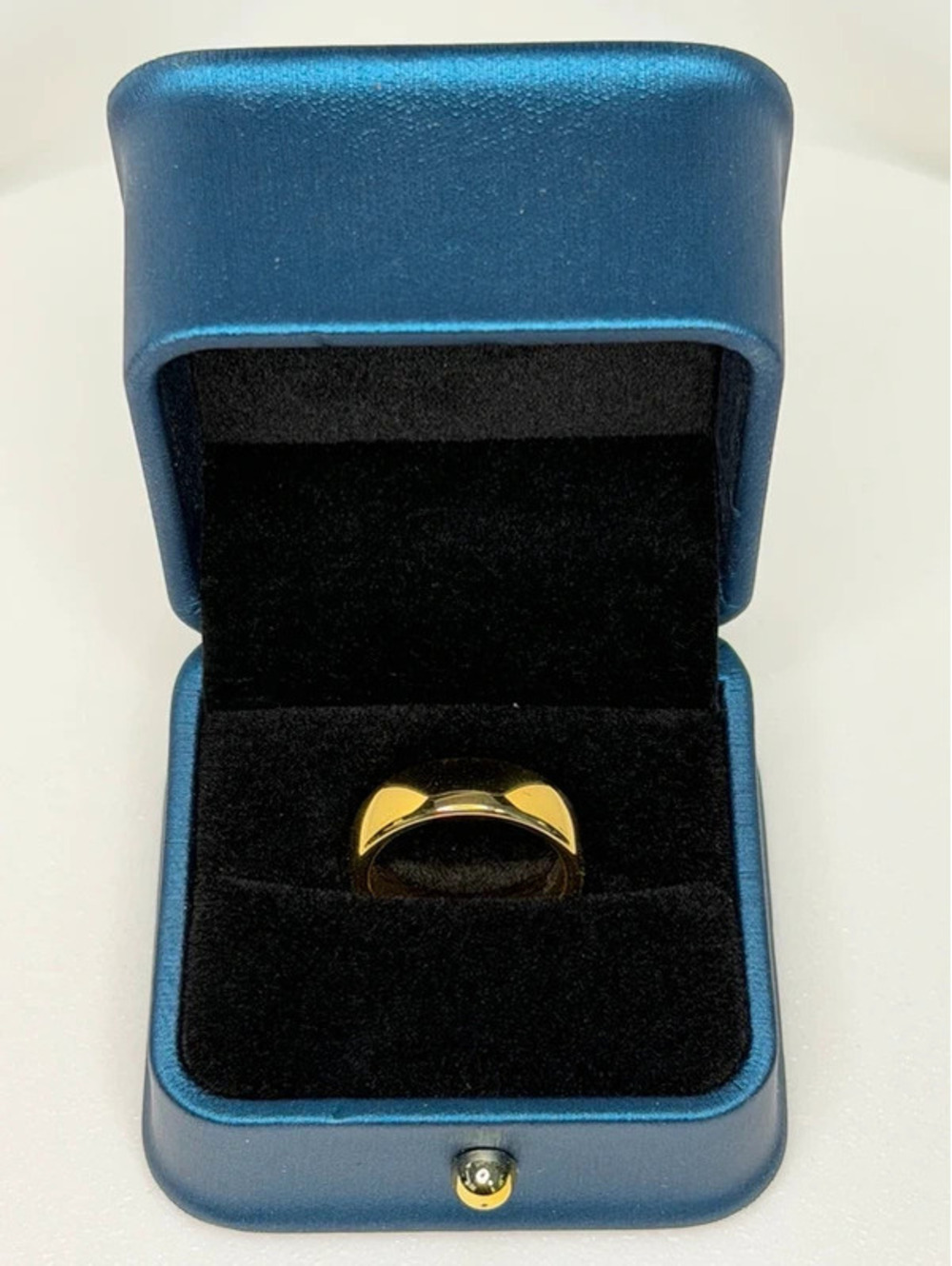 #855 Tungsten Carbide Gold Tone Wedding Band Ring Size 5.5 Description
